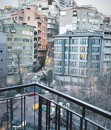 Renewed Cozy 2+1 In Cihangir דירה *